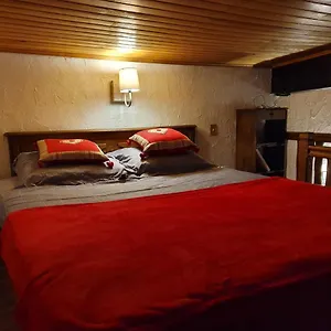  Appartement Un Studio, Histoire : Le Palais Gubernatis.